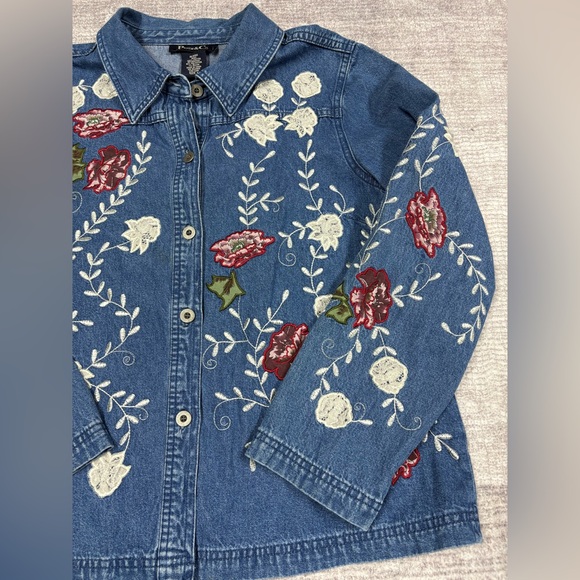 Denim & Co Embroidered Blue Jacket Floral Patch Women’s L Button Front Artsy - Picture 9 of 11